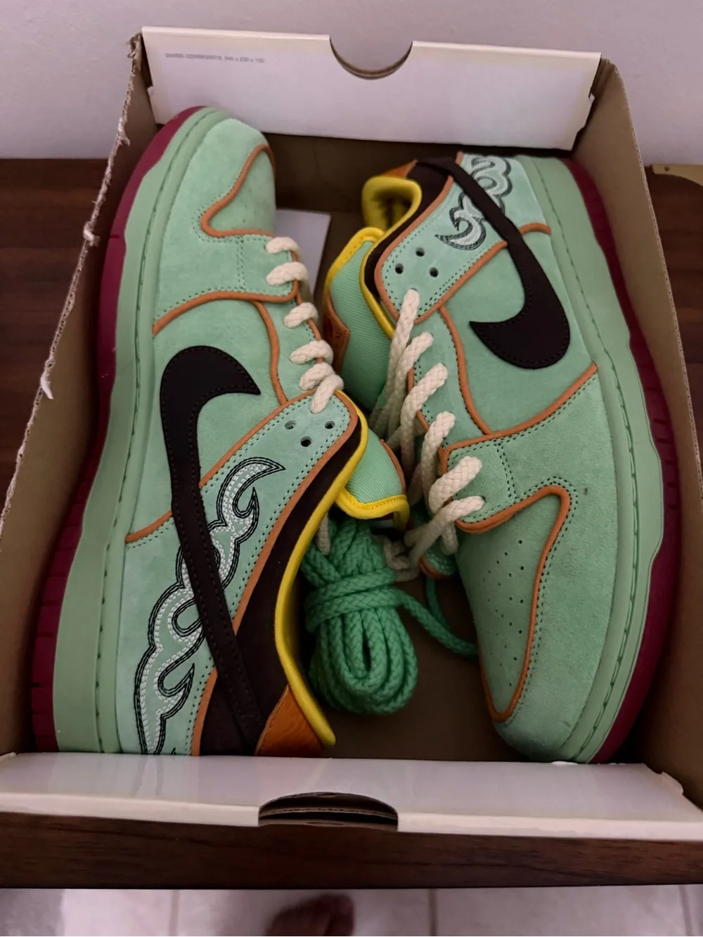 Nike dunk low sb rodeo tourmaline size 13 HF3058-300